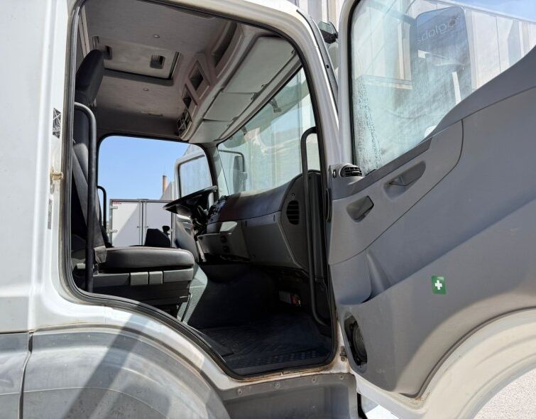 MERCEDES BENZ AXOR 2533 **FASSI F170 CRANE**